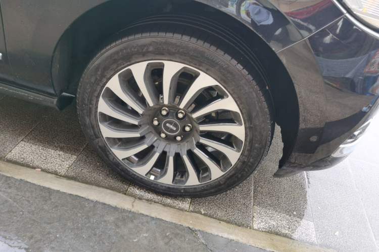 Used Lincoln Navigator 2022 3.5T Long-Wheelbase Presidential Edition Right Front Wheel Hub