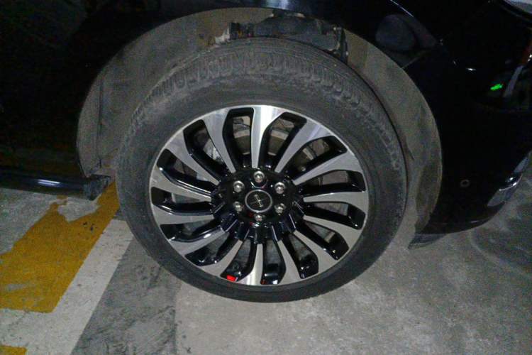 Used Lincoln Navigator 2022 3.5T Long-Wheelbase Presidential Edition Right Front Wheel Hub