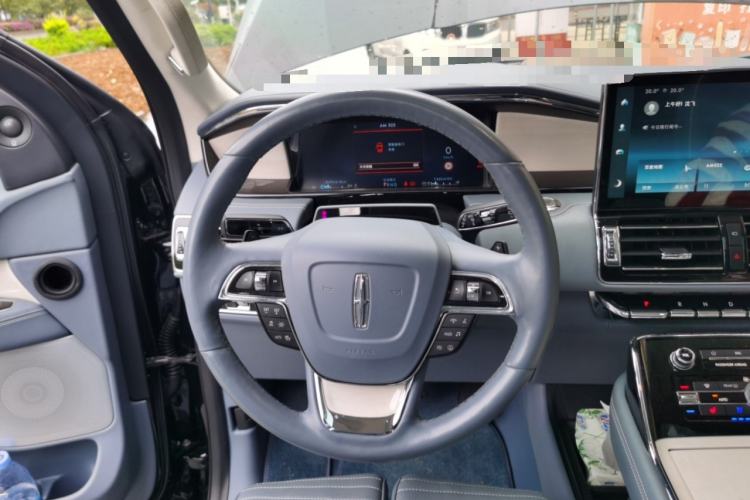 Used Lincoln Navigator 2022 3.5T Long-Wheelbase Presidential Edition Steering Wheel