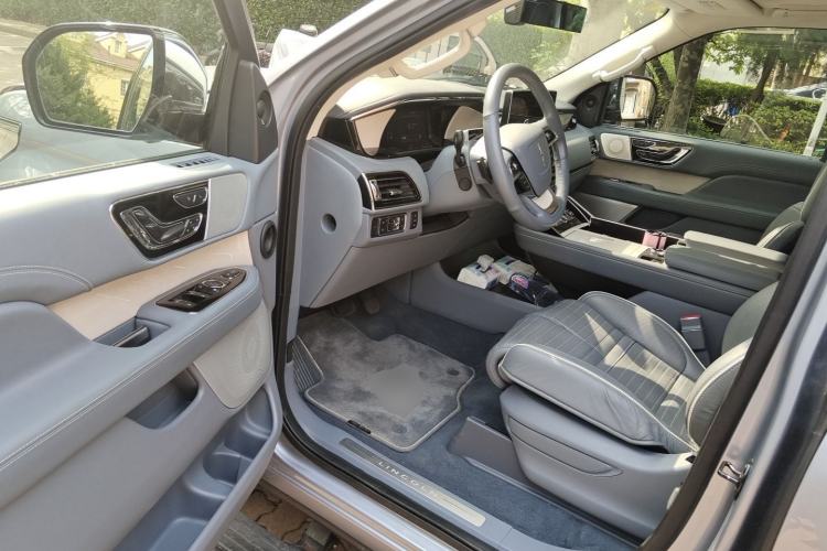 Used Lincoln Navigator 2022 3.5T Long-Wheelbase Presidential Edition Driver Seat