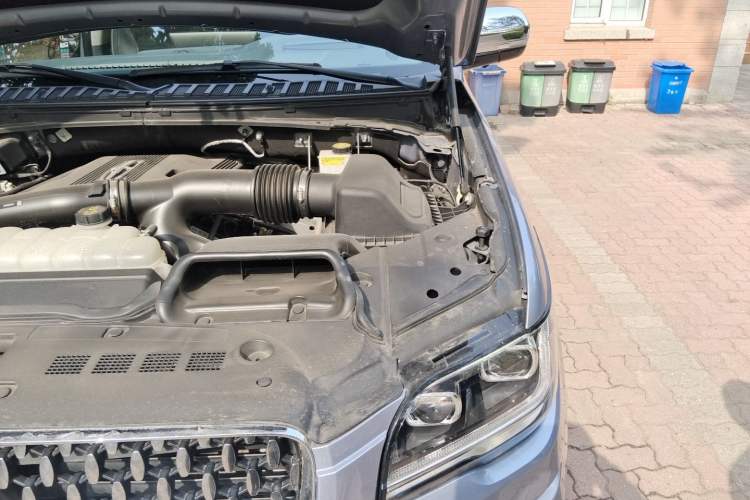Used Lincoln Navigator 2022 3.5T Long-Wheelbase Presidential Edition Engine Bay Left