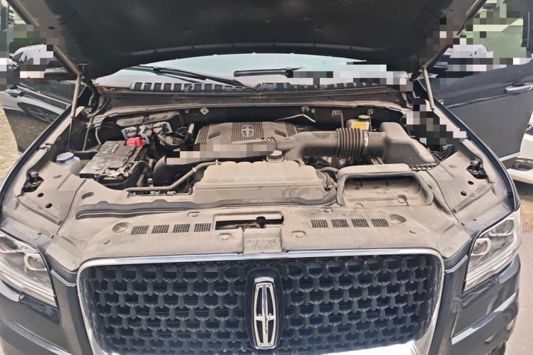 Used Lincoln Navigator 2022 3.5T Centennial Limited Edition Engine Bay