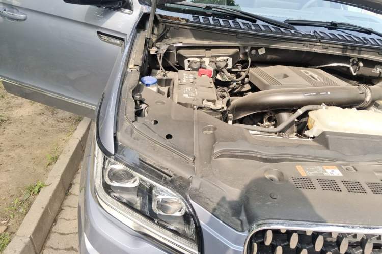 Used Lincoln Navigator 2022 3.5T Long-Wheelbase Presidential Edition Engine Bay Right