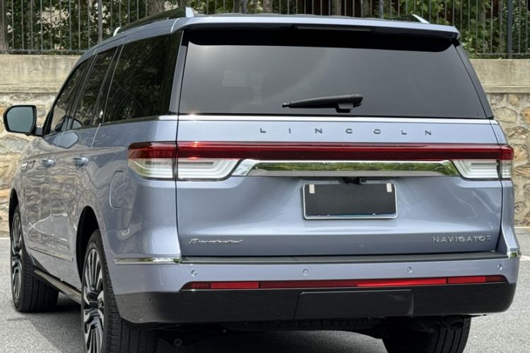 Used Lincoln Navigator 2022 3.5T Presidential Edition Exterior 2