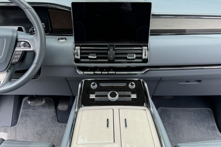 Used Lincoln Navigator 2022 3.5T Presidential Edition Interior 3