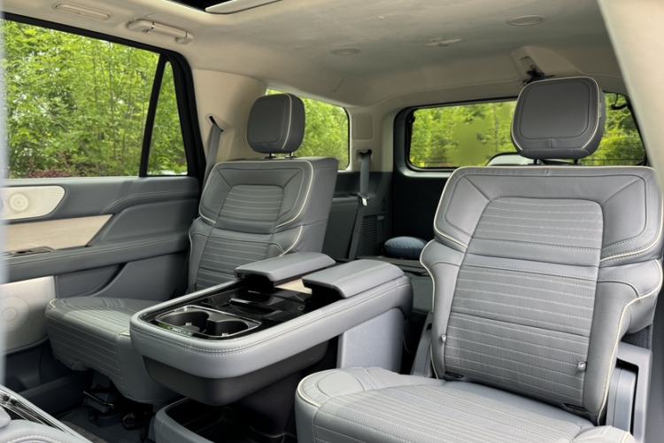 Used Lincoln Navigator 2022 3.5T Presidential Edition Interior 6