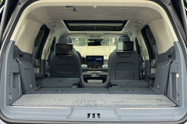 Used Lincoln Navigator 2022 3.5T Presidential Edition Interior 8