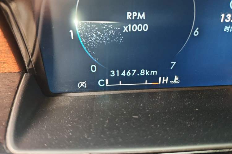 Used Lincoln Navigator 2022 3.5T Centennial Limited Edition Odometer Close Up
