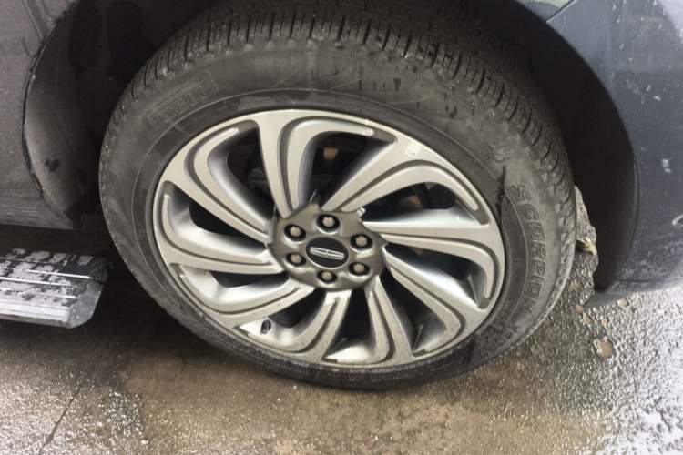 Used Lincoln Navigator 2022 3.5T Prestige Edition Right Front Wheel Hub