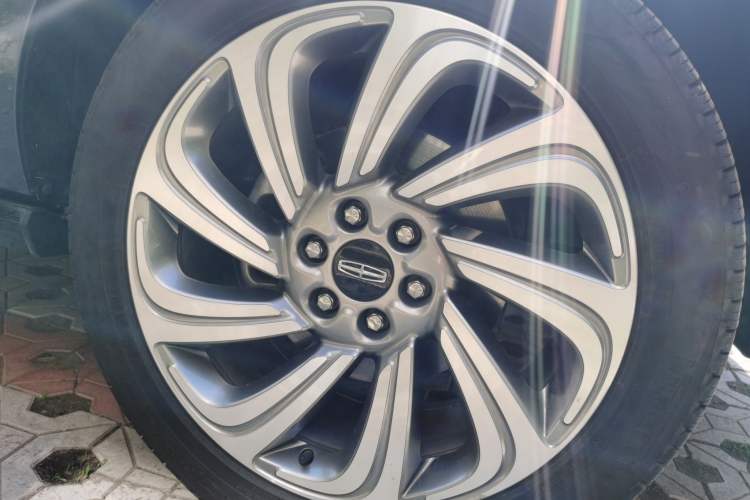 Used Lincoln Navigator 2022 3.5T Prestige Edition Right Front Wheel Hub