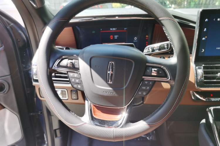 Used Lincoln Navigator 2022 3.5T Prestige Edition Steering Wheel