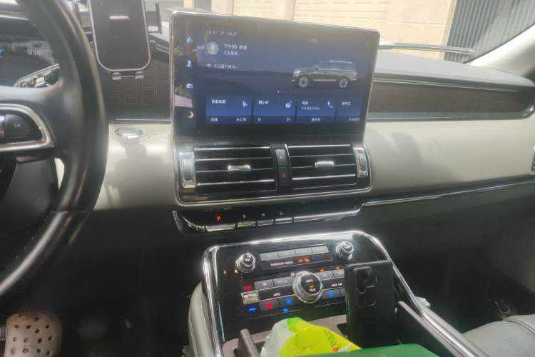 Used Lincoln Navigator 2022 3.5T Presidential Edition Audio And AC Panel