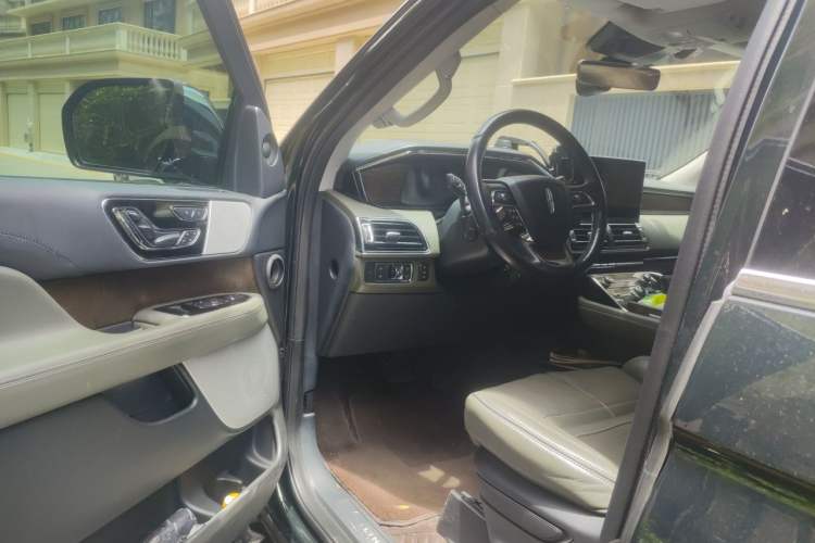 Used Lincoln Navigator 2022 3.5T Presidential Edition Driver Seat