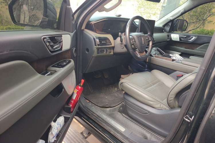 Used Lincoln Navigator 2022 3.5T Long-Wheelbase Presidential Edition Driver Seat