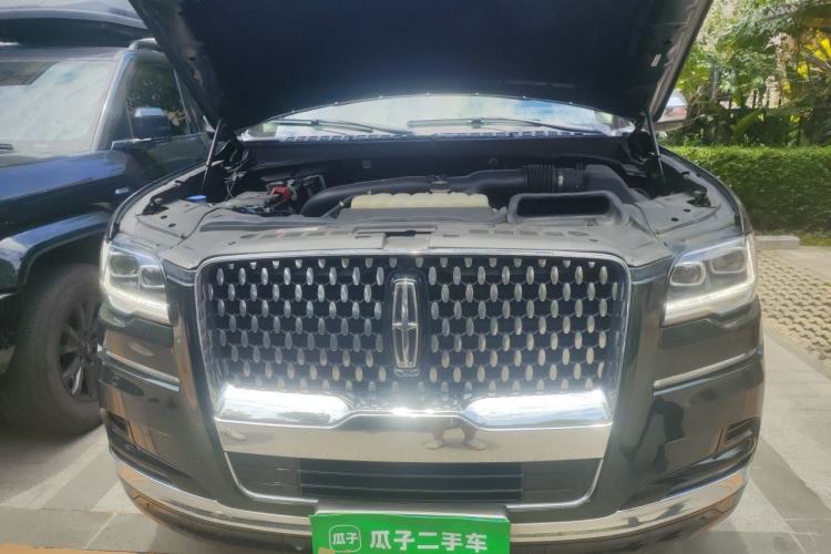 Used Lincoln Navigator 2022 3.5T Presidential Edition Engine Bay