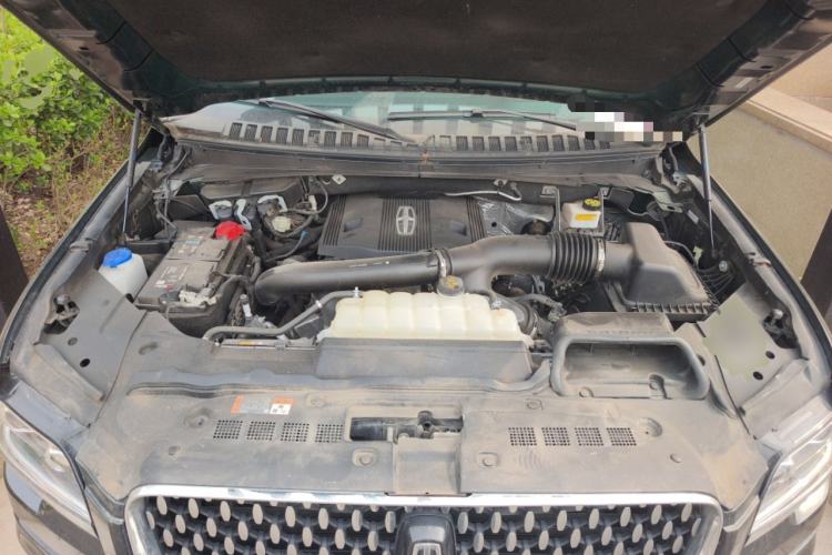 Used Lincoln Navigator 2022 3.5T Long-Wheelbase Presidential Edition Engine Bay