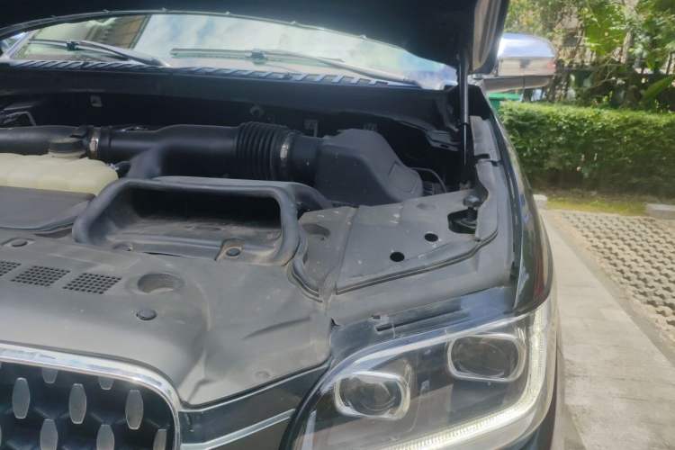 Used Lincoln Navigator 2022 3.5T Presidential Edition Engine Bay Left