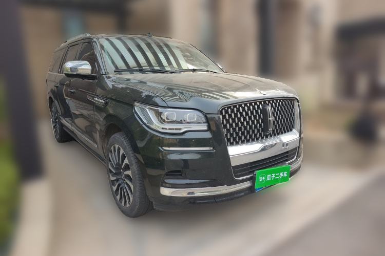 Used Lincoln Navigator 2022 3.5T Long-Wheelbase Presidential Edition Front Right 45 Deg