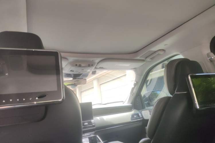 Used Lincoln Navigator 2022 3.5T Presidential Edition Headliner