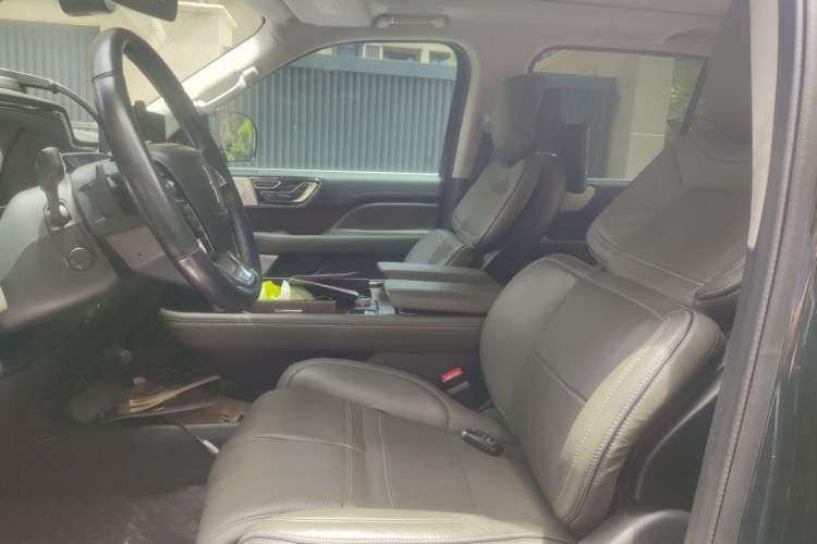 Used Lincoln Navigator 2022 3.5T Presidential Edition Left Front Seat
