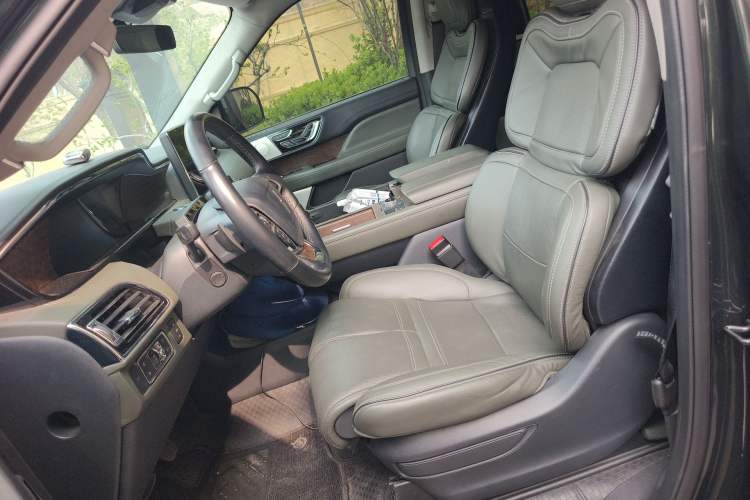 Used Lincoln Navigator 2022 3.5T Long-Wheelbase Presidential Edition Left Front Seat