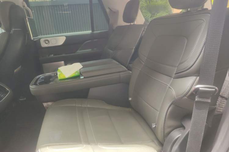 Used Lincoln Navigator 2022 3.5T Presidential Edition Left Rear Seat