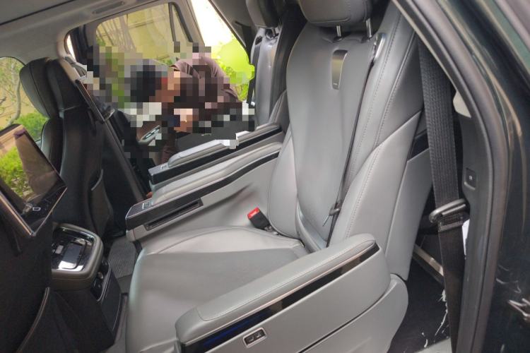 Used Lincoln Navigator 2022 3.5T Long-Wheelbase Presidential Edition Left Rear Seat