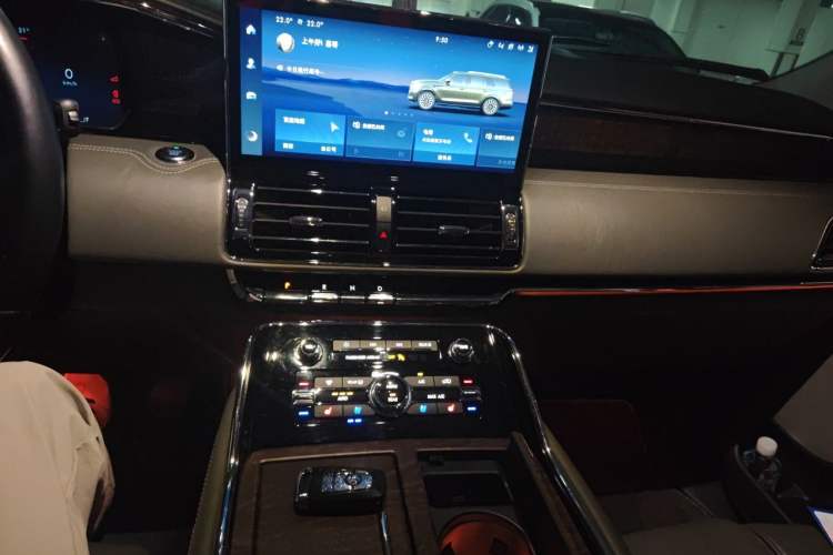 Used Lincoln Navigator 2022 3.5T Black Gold Presidential Edition Audio And AC Panel
