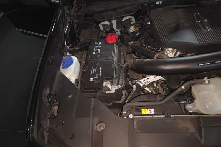 Used Lincoln Navigator 2022 3.5T Black Gold Presidential Edition Engine Bay Right
