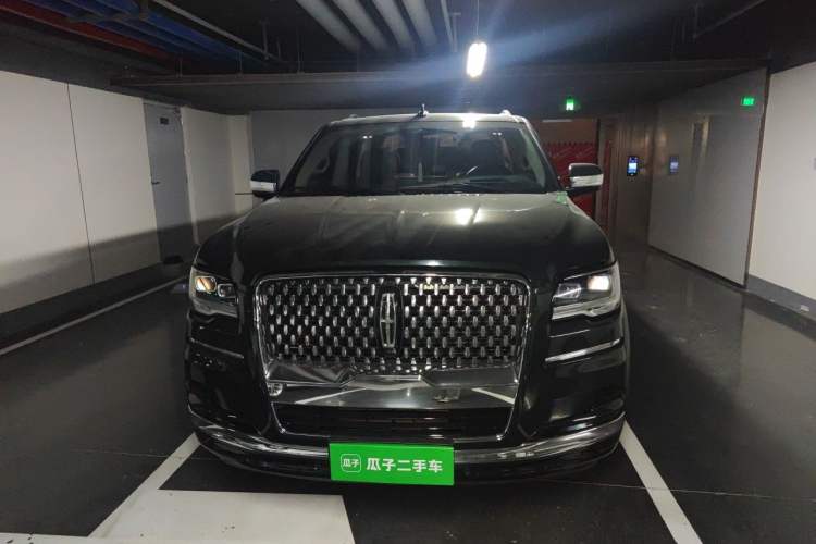 Used Lincoln Navigator 2022 3.5T Black Gold Presidential Edition Front