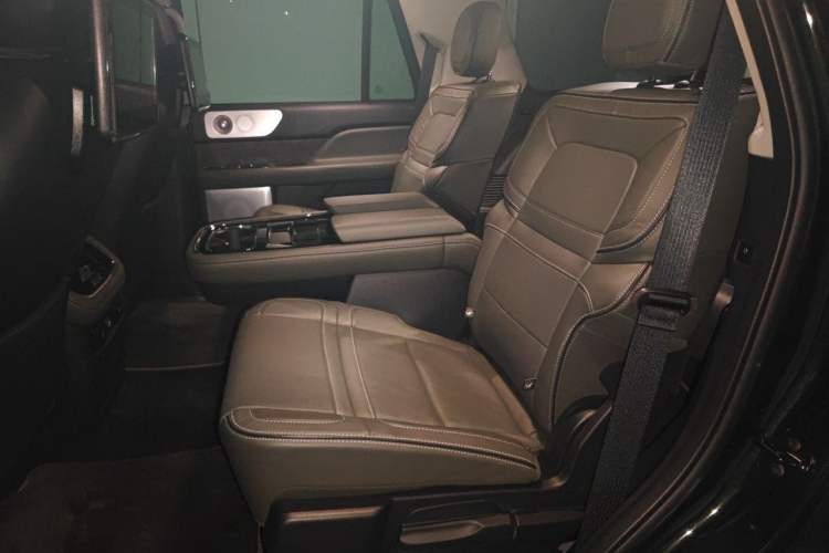 Used Lincoln Navigator 2022 3.5T Black Gold Presidential Edition Left Rear Seat