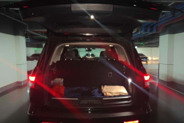 Used Lincoln Navigator 2022 3.5T Black Gold Presidential Edition Trunk