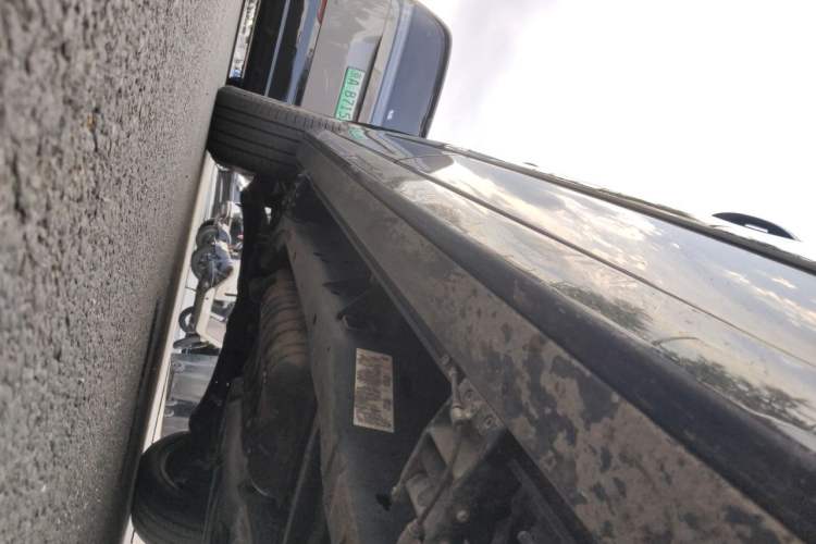Used Lincoln Navigator  Chassis Front Right