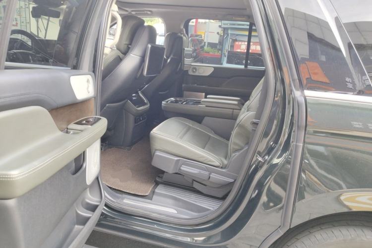 Used Lincoln Navigator  Left Rear Seat