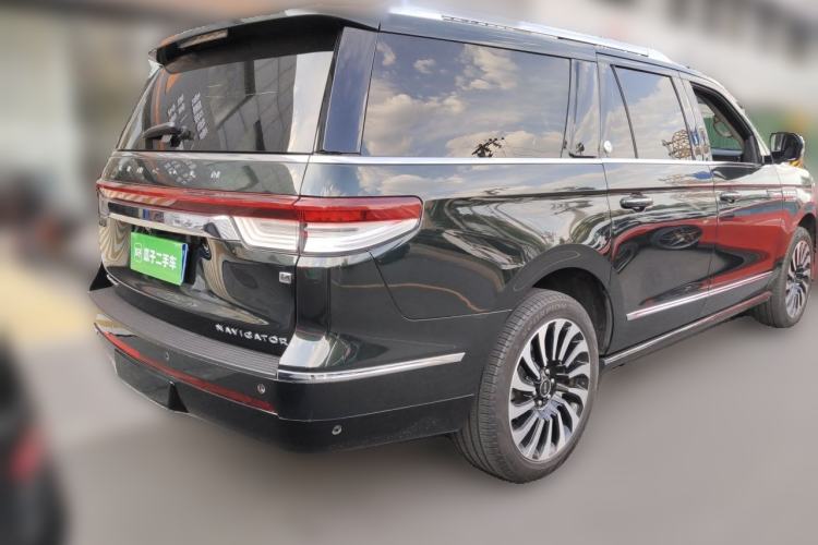 Used Lincoln Navigator  Rear Right 45 Deg