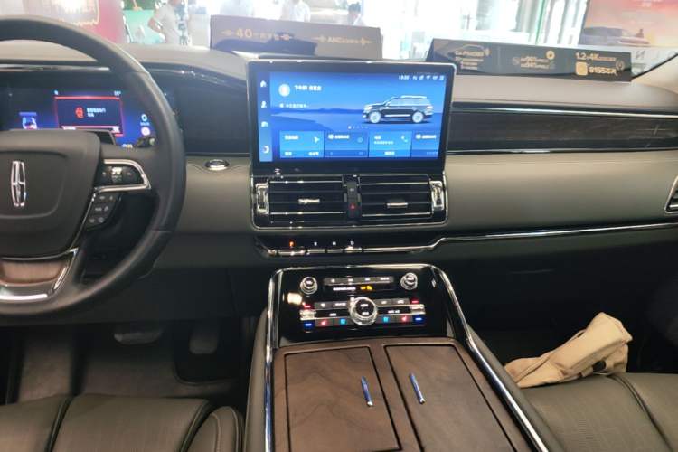 Used Lincoln Navigator 2024 3.5T Presidential Edition Audio And AC Panel