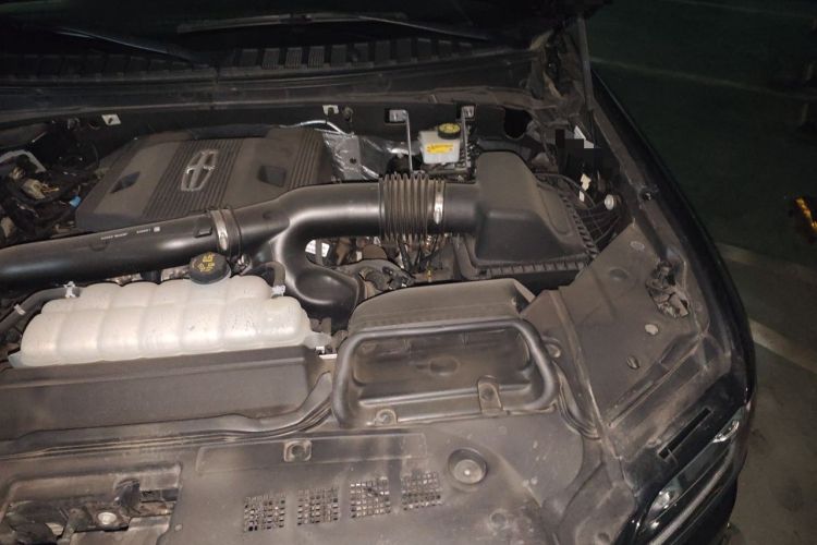 Used Lincoln Navigator 2024 3.5T Long-Wheelbase Presidential Edition Engine Bay Left