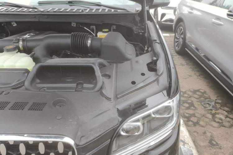 Used Lincoln Navigator 2024 3.5T Long-Wheelbase Presidential Edition Engine Bay Left
