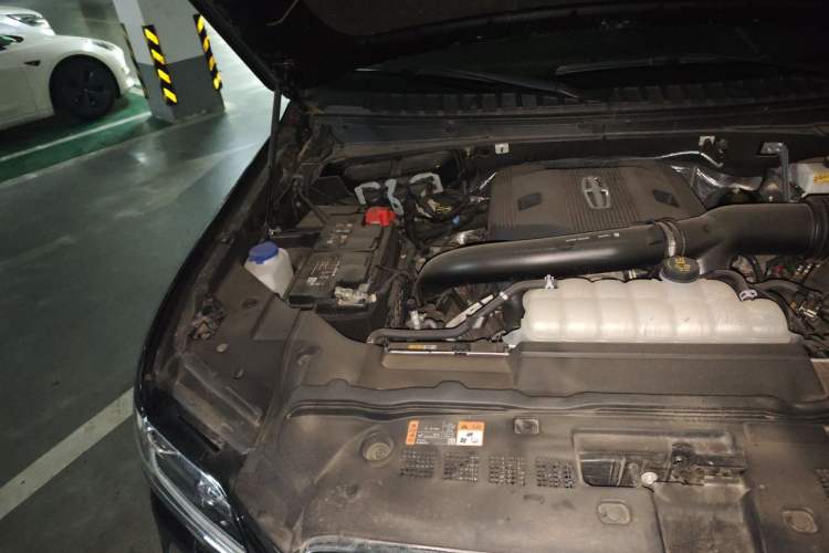 Used Lincoln Navigator 2024 3.5T Long-Wheelbase Presidential Edition Engine Bay Right