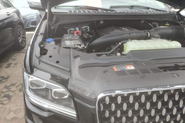 Used Lincoln Navigator 2024 3.5T Long-Wheelbase Presidential Edition Engine Bay Right