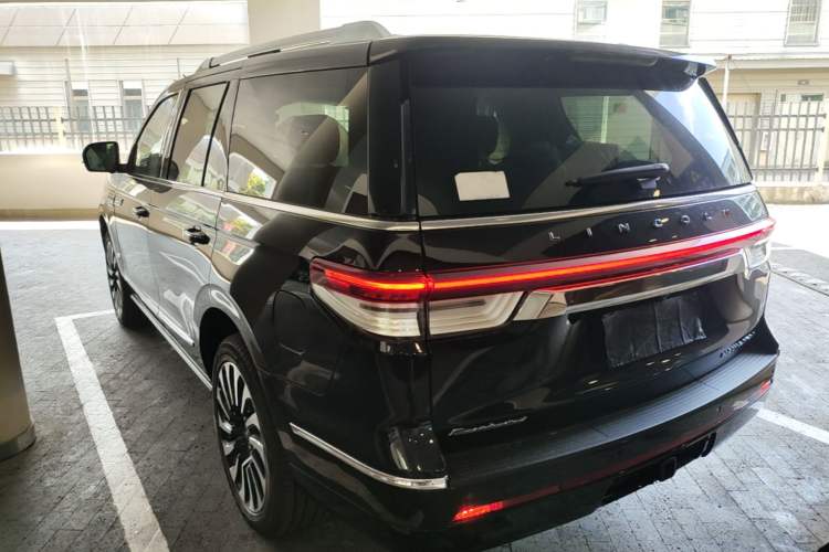 Used Lincoln Navigator 2024 3.5T Presidential Edition Exterior 2