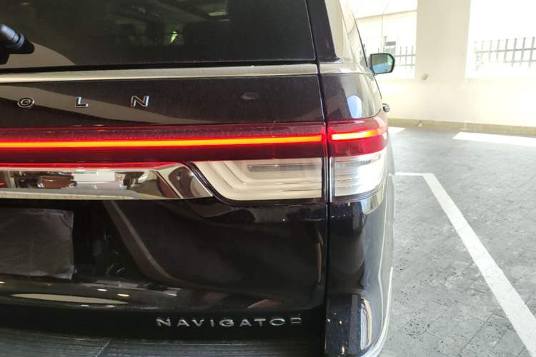 Used Lincoln Navigator 2024 3.5T Presidential Edition Exterior 3