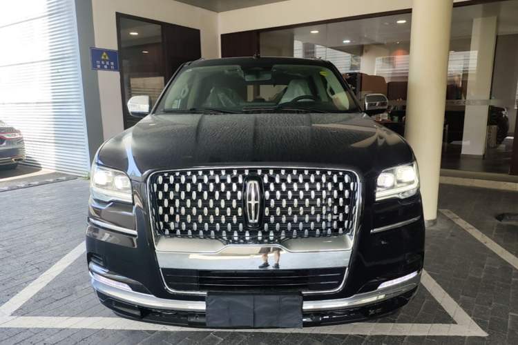 Used Lincoln Navigator 2024 3.5T Presidential Edition Front