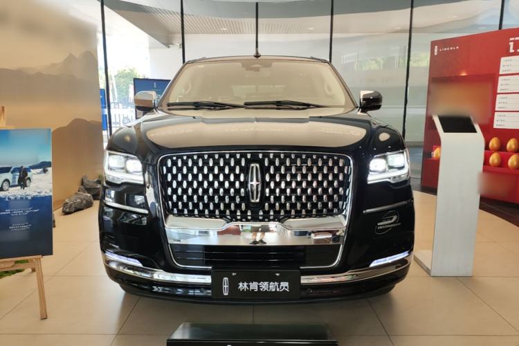 Used Lincoln Navigator 2024 3.5T Presidential Edition Front
