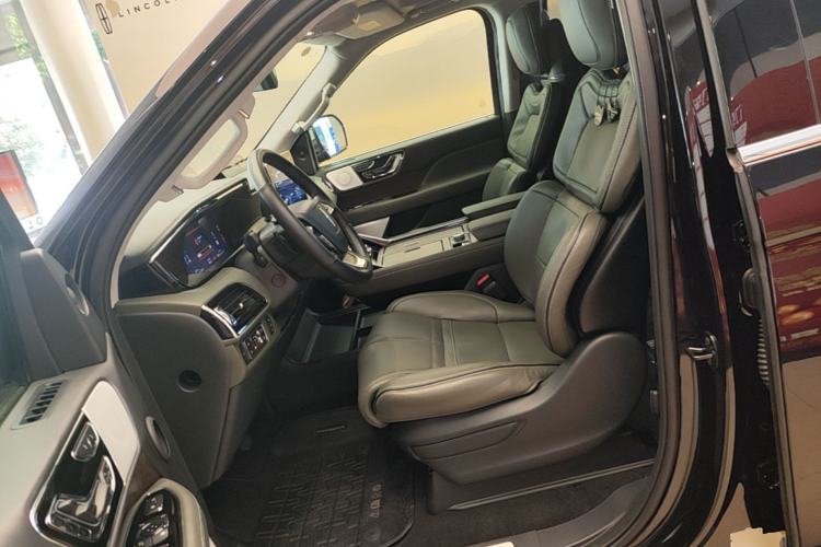 Used Lincoln Navigator 2024 3.5T Presidential Edition Left Front Seat