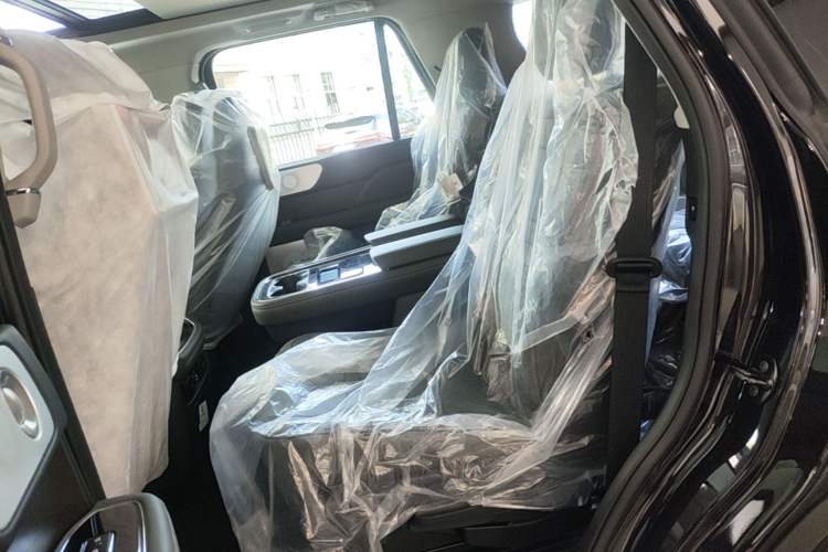 Used Lincoln Navigator 2024 3.5T Presidential Edition Left Rear Seat