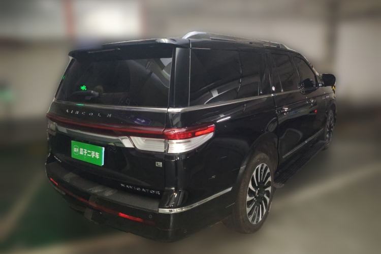 Used Lincoln Navigator 2024 3.5T Long-Wheelbase Presidential Edition Rear Right 45 Deg