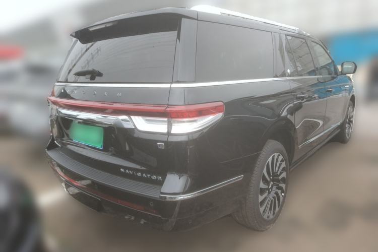 Used Lincoln Navigator 2024 3.5T Long-Wheelbase Presidential Edition Rear Right 45 Deg