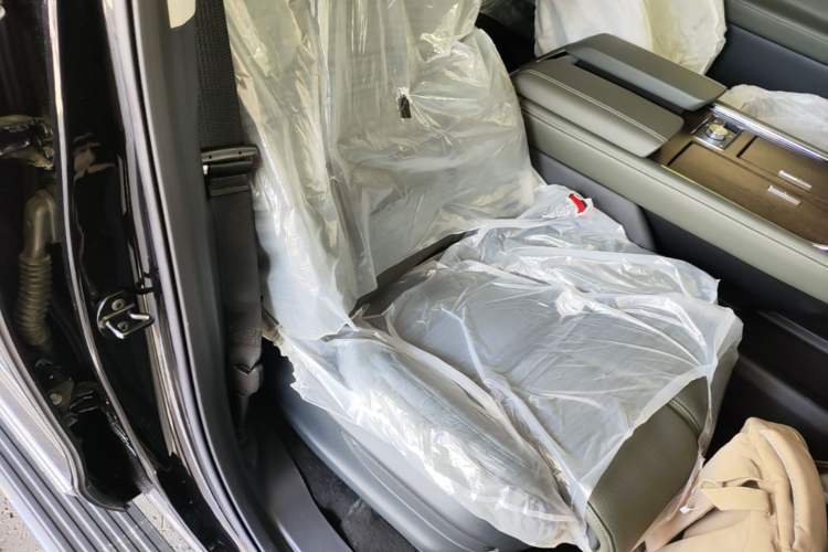 Used Lincoln Navigator 2024 3.5T Presidential Edition Right Front Seat