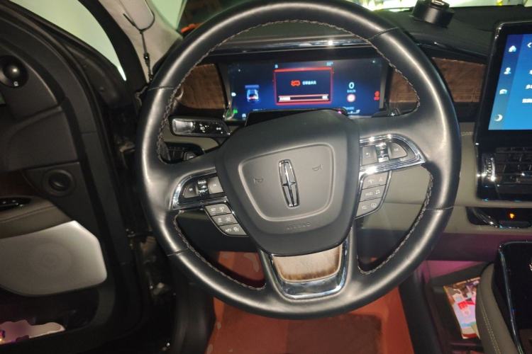 Used Lincoln Navigator 2024 3.5T Long-Wheelbase Presidential Edition Steering Wheel
